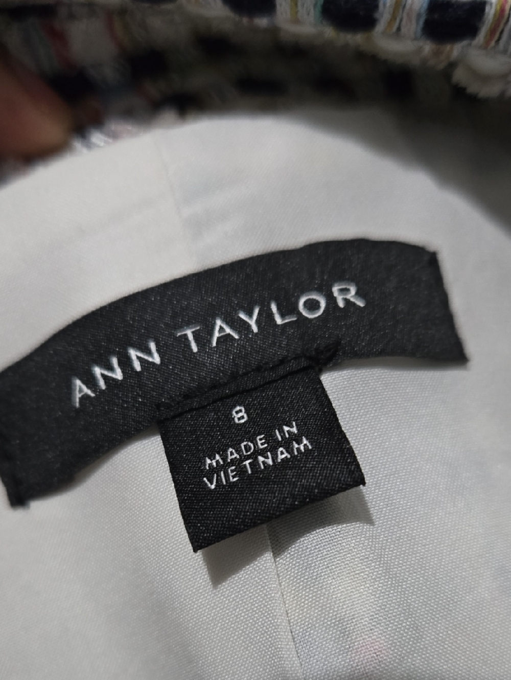 Ann Taylor Black and White Garment Label